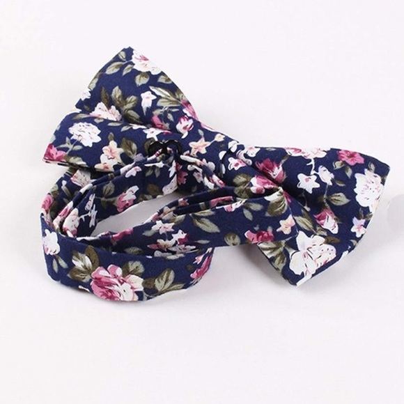🎓PRE-TIED MEN\'S NAVY FLORAL BOWTIE! *NEW*